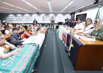 Piso da assistência social pode gerar impacto de R bilhão em municípios