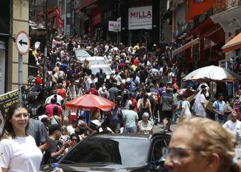 População do Brasil chega a 213,4 milhões em 2025 e muda repasses aos municípios