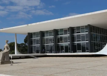 STF confirma lei que garante devolução de valores pagos a mais na conta de luz