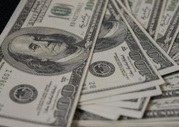Dólar: moeda encerra último pregão em baixa