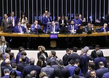Câmara aprova isenção de IR para salários até R$ 5 mil; veja o que muda