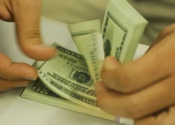 Dólar: moeda encerra último pregão em baixa