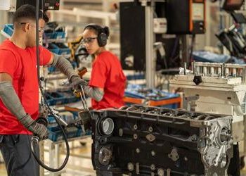 Indústria encerra 3º trimestre de 2025 com produção estagnada e queda no emprego