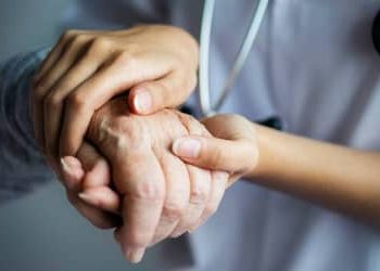 Postos de trabalho de enfermagem crescem 46% no Centro-Oeste em cinco anos, diz estudo