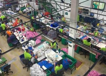 Produção do setor têxtil aumenta 18%, com redução de 70% das emissões de CO₂, em 20 anos