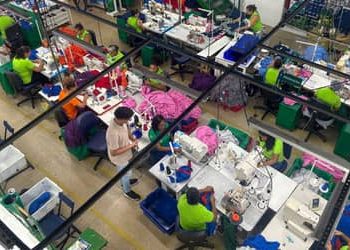 Produção industrial avança mas expectativa da demanda atinge menor nível para novembro na última década