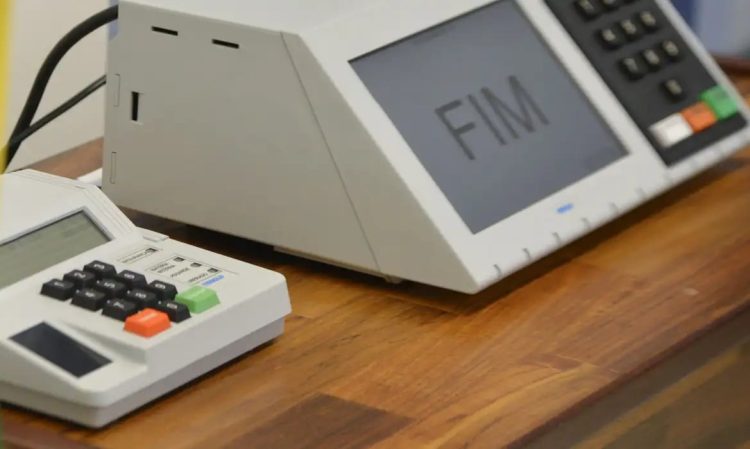 Voto distrital misto volta à pauta da Câmara e reacende debate sobre reforma eleitoral Voto distrital misto volta à pauta da Câmara e reacende debate sobre reforma eleitoral