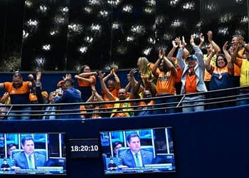 Aposentadoria especial para agentes de saúde avança, mas preocupa prefeituras