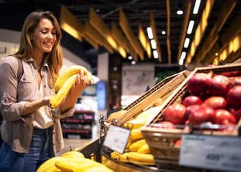 Confiança do consumidor sobe pelo quarto mês seguido