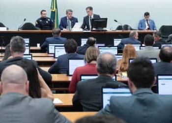 Congresso aprova LDO com regras de convênios para municípios menores e determinação de prazo para emendas