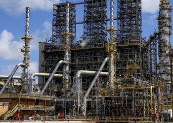 Juros altos “penalizam” Indústria em 2025, aponta CNI