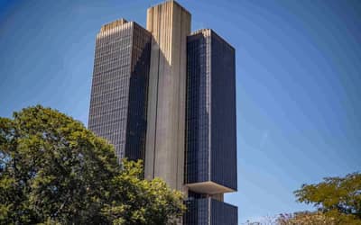 Manutenção da Selic em 15% compromete crescimento econômico ao inibir crédito e investimento, diz CNI Manutenção da Selic em 15% compromete crescimento econômico ao inibir crédito e investimento, diz CNI