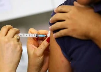 Temporada de cruzeiros acende alerta para vacinação contra o sarampo