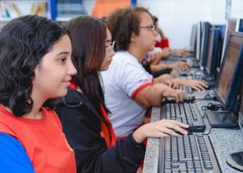 Internet chega a 4,6 mil escolas públicas do Rio de Janeiro
