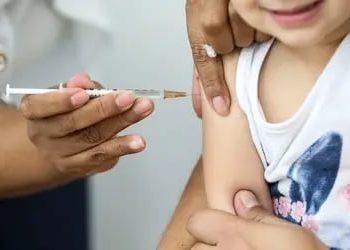 Caderneta em dia no Amazonas: Ministério da Saúde reforça importância da vacinação de crianças e adolescentes
