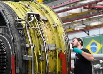Redução da jornada de trabalho pode elevar custos das empresas em até R$ 267 bilhões ao ano, estima CNI
