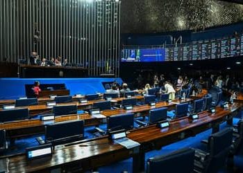 Congresso retoma calendário após semana focada no direito das mulheres