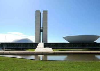 ELEIÇÕES 2026: janela partidária abre corrida por espaço e intensifica movimentação na Câmara