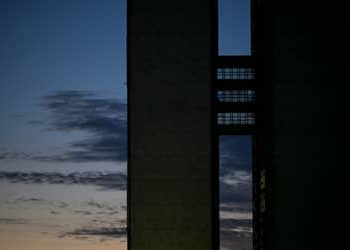 Líderes da Câmara fecham acordo e abril começa sem sessões por feriado