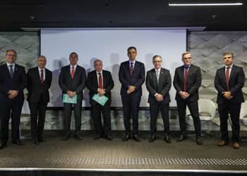 Redução da jornada de 44 para 36 horas elevaria custo do trabalho por hora em 22%, aponta estudo
