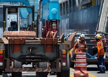 Redução da jornada pode elevar custos das empresas em até R$ 267 bilhões ao ano