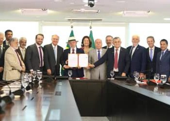 Promulgação do acordo Mercosul-União Europeia cria novas perspectivas para o agronegócio, diz ministro André de Paula