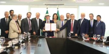 Promulgação do acordo Mercosul-União Europeia cria novas perspectivas para o agronegócio, diz ministro André de Paula