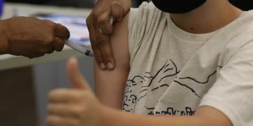 Semana de Vacinação mobiliza 104,9 mil escolas para atualizar cadernetas de crianças e jovens