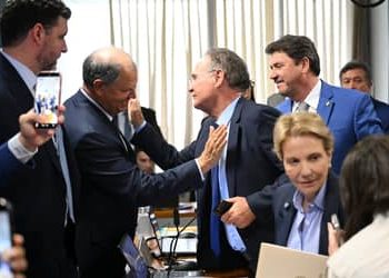 Bancada do Agro no Senado derrota governo e aprova resgate bilionário a produtores em comissão