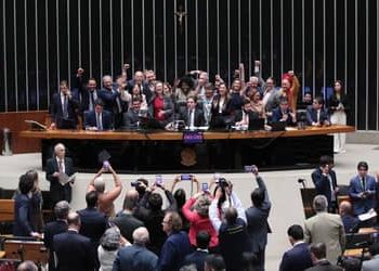 Câmara pode votar fim da escala 6×1 ainda esta semana