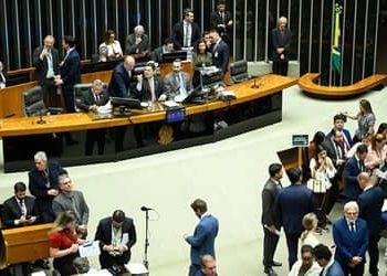 Congresso derruba vetos da LDO e libera acesso de pequenos municípios inadimplentes a recursos federais