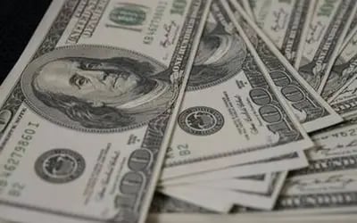 Dólar encerra último pregão aos R$ 4,99, em queda Dólar encerra último pregão aos R$ 4,99, em queda