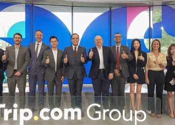 Ministro do Turismo articula parceria com gigante CTrip, em Xangai, para atrair mais turistas chineses ao Brasil