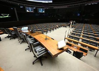 Com “feriado duplo”, Congresso Nacional terá semana esvaziada