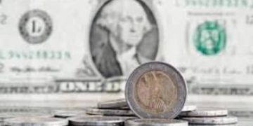 Dólar encerra última sessão em nova alta, cotado a R$ 5,11 Dólar encerra última sessão em nova alta, cotado a R$ 5,11