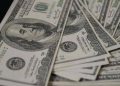 Dólar fecha em queda e encerra o dia cotado a R$ 5,00