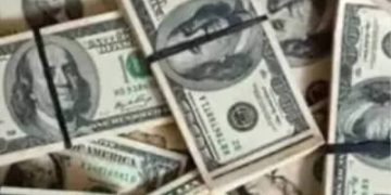 Dólar fecha sessão em alta de 0,45%, a R$ 5,18 Dólar fecha sessão em alta de 0,45%, a R$ 5,18