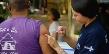 InfoGripe: Influenza impulsiona alta dos casos graves de doenças respiratórias entre jovens, adultos e idosos