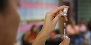 Nova vacina contra pneumonia e meningite começa a ser distribuída no SUS