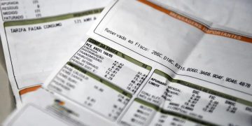 Conta de luz: consumidor pagará quase R$ 1 tri a mais com medidas aprovadas nos últimos quatro anos, diz levantamento