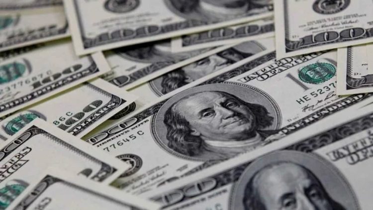 Dólar fecha o último pregão aos R$ 5,10, após queda de 0,12%