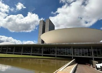 Na última semana antes do recesso, presidências do Congresso liberam parlamentares para ‘home-office’