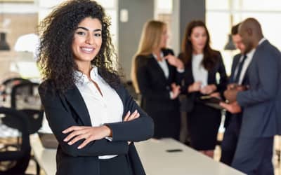 Bate-papo com Elas: webinar gratuito busca fortalecer liderança feminina na indústria Bate-papo com Elas: webinar gratuito busca fortalecer liderança feminina na indústria