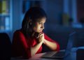 Bets deixam de ser entretenimento e passam a ser vistas por mulheres como saída para dificuldades financeiras