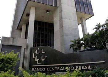 Brasileiros ainda têm mais de R$ 5,1 bilhões esquecidos em bancos