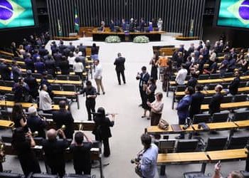 Com menos candidatos, Câmara deve ter maior número de reeleições em 2026