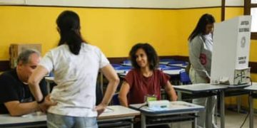 Homens são mais influenciáveis do que mulheres na hora de votar, aponta Datafolha