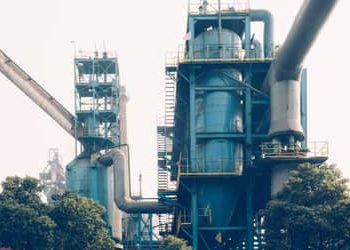 Intenção de investir da indústria brasileira atinge menor nível de 2026