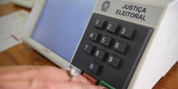 Lula lidera no Nordeste, enquanto Flávio Bolsonaro mantém vantagem no Sul e Sudeste Lula lidera no Nordeste, enquanto Flávio Bolsonaro mantém vantagem no Sul e Sudeste
