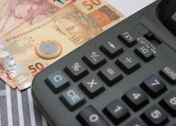 Pisos salariais nos municípios: se aprovadas, proposições podem impactar cofres em mais de R$ 100 bilhões por ano, diz CNM